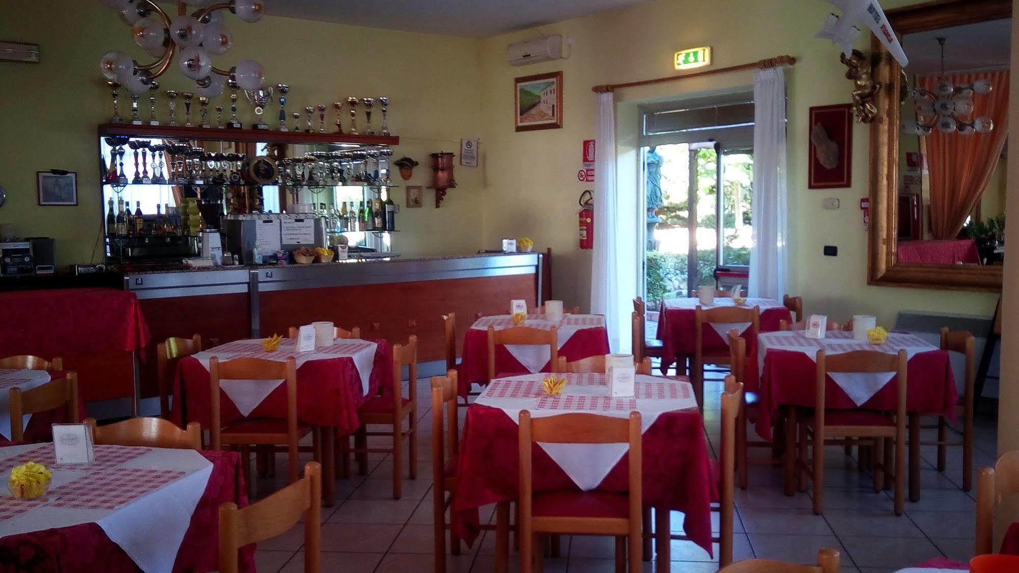 Hotel Parigi Castel San Pietro Terme Ngoại thất bức ảnh